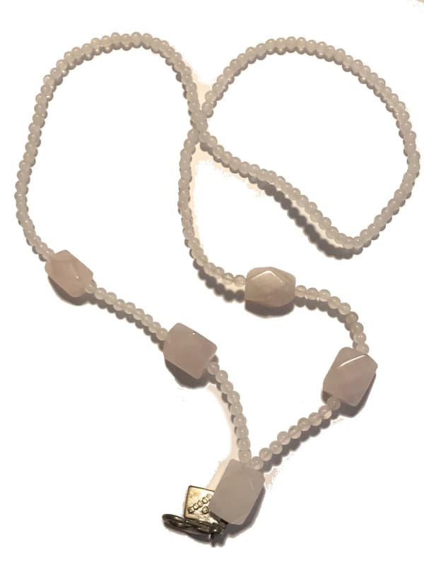 ljusare rosenkvarts halsband elegant