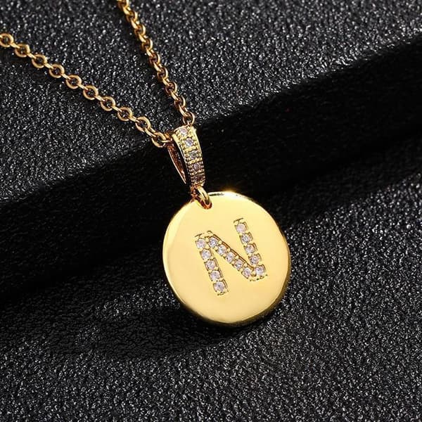 Runda bokstavsamuletter i guld och zirkon guldpläterade halsband