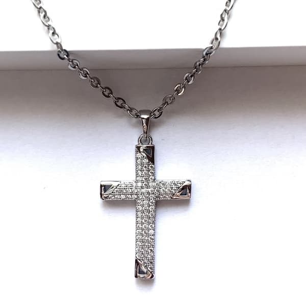 Halsband med Kors hänge(kedja ingår)