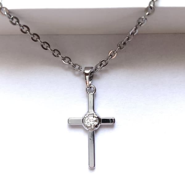 Halsband med Kors hänge(kedja ingår)
