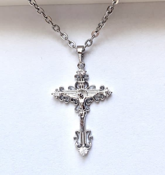 Halsband med Kors hänge(kedja ingår)