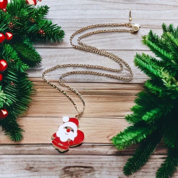 Vackert roligt halsband tomte med tomteluva jultomte guld säck