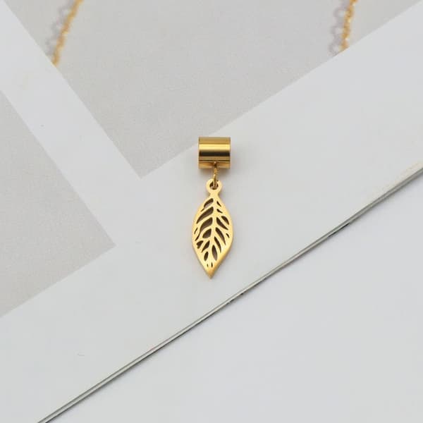 Halsband fjäder pläterat med riktigt guld unik stilren design