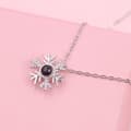 Miniatyrbild 4 av 5: INF Halsband snöflinga med "I love you" på 100 språk Silver