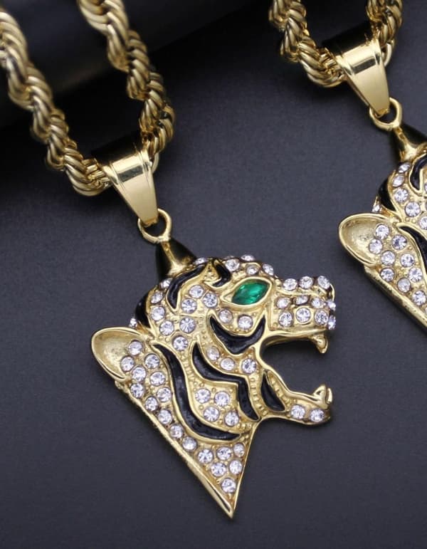 Noorzai Scandinavia - pendant tiger zirconia green eyes chain