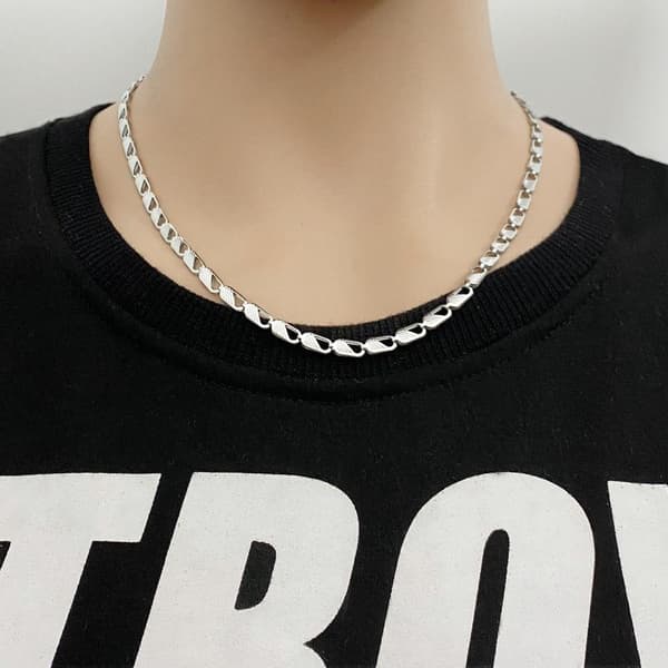 Choose from several models necklaces chains in silver for men