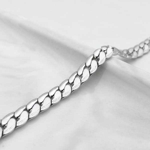 Choose from several models necklaces chains in silver for men
