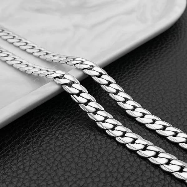 Choose from several models necklaces chains in silver for men
