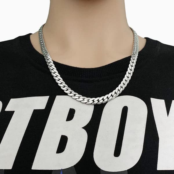 Choose from several models necklaces chains in silver for men
