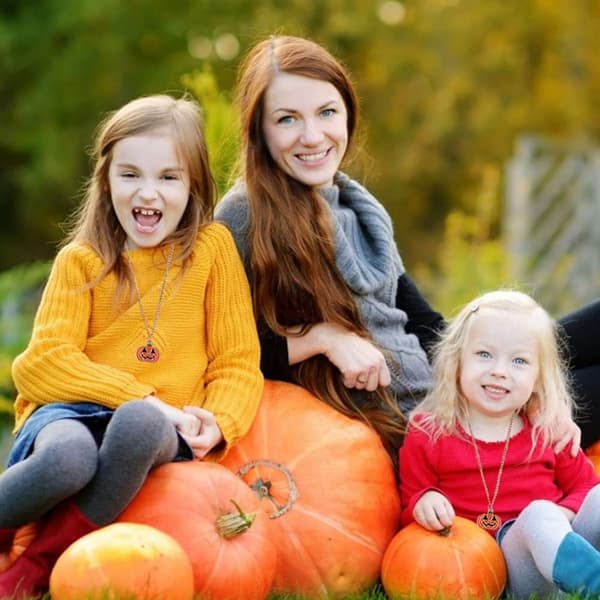 Halskjede med gresskar/halloween design