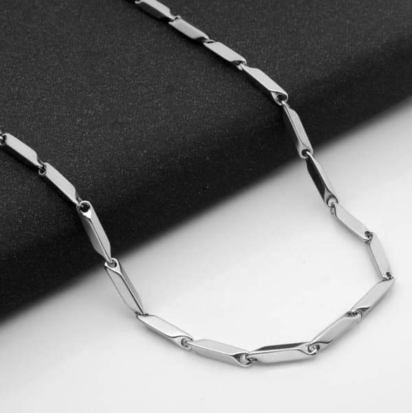Chain in stainless steel melon seed shaped choose from 3 different lengths