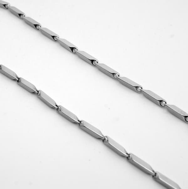 Chain in stainless steel melon seed shaped choose from 3 different lengths