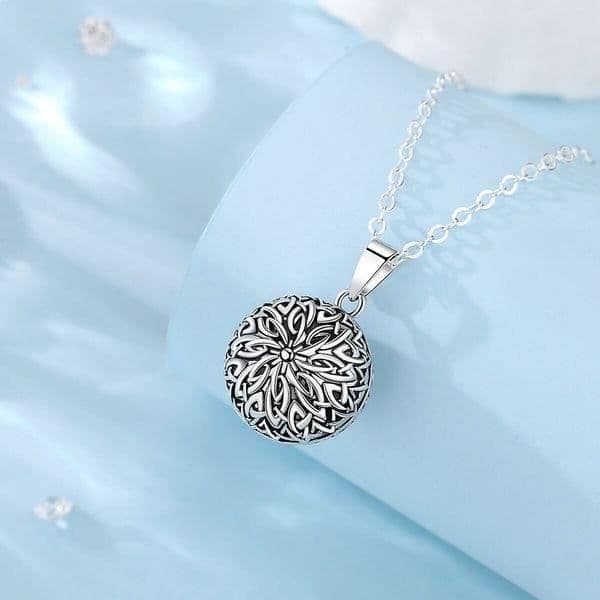 Graviditet bola halsband graverad blomma barock stil
