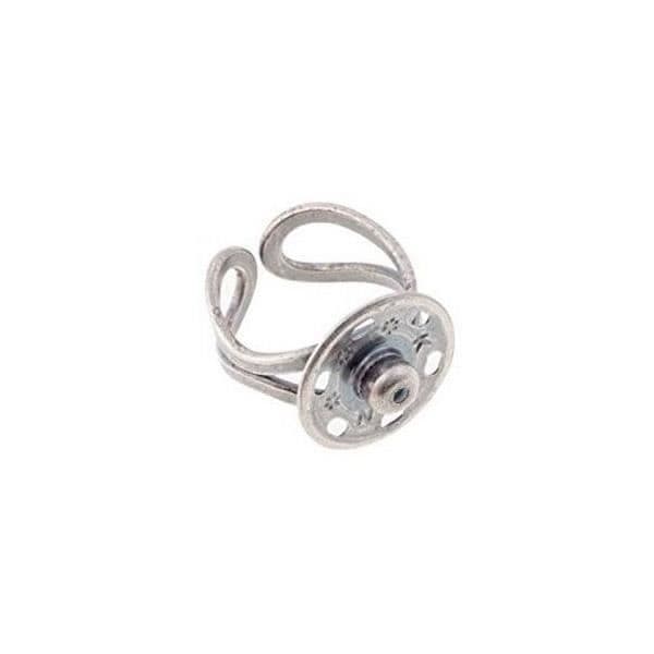 Vi presenterar Cristian Lay Damring 428860 (justerbar) och ett brett utbud av ringar, armband, örhängen och accessoarer.