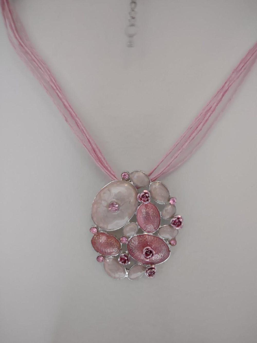 Halsband | Rosa hängen med örhängen
