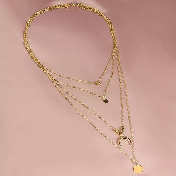 Guld Halsband med 4 olika Kedjor & Hängen / Kula & Plattor