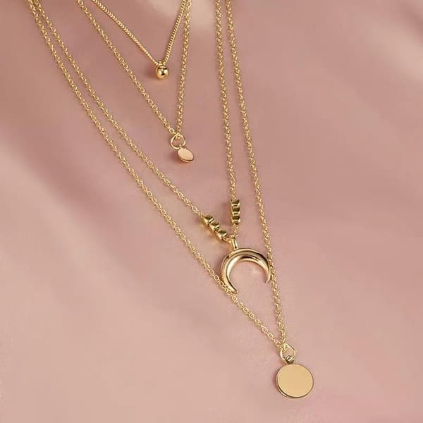 Guld Halsband med 4 olika Kedjor & Hängen / Kula & Plattor