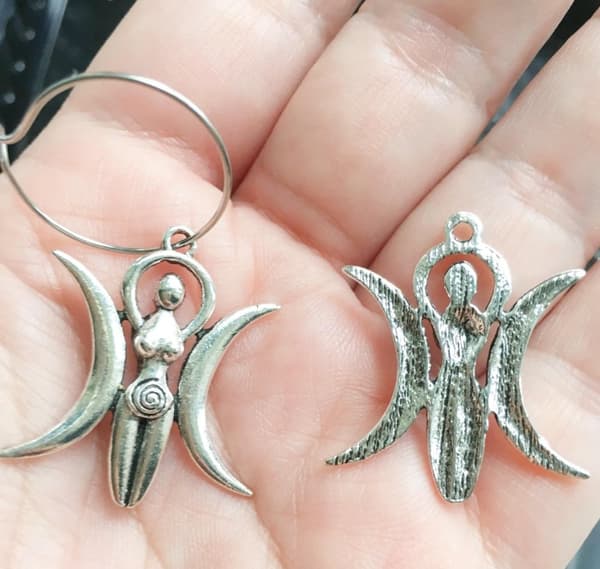 Necklace - Triple Moon - Goddess - Cord