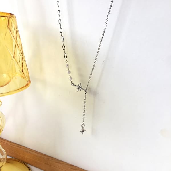 Fyradigt stjärnhalsband Silver