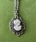 Pikkukuva 2 / 4: Necklace - Camé - Woman - Black