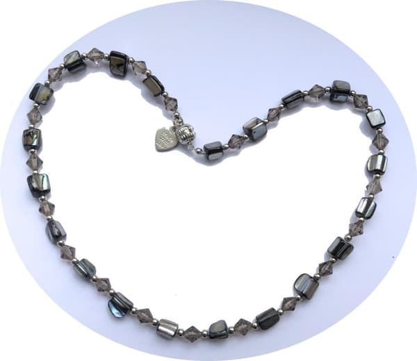 elegant vacker halsband snäckskalspärlor