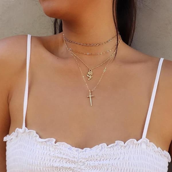 Guld Halsband / Choker med 4 olika Kedjor, Ros & Kors