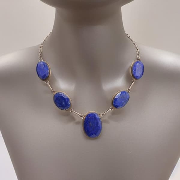 Noorzai Scandinavia - Lapis Lazuli smykkesæt i 925 sølv: Halskæde (justerbar 47 cm) og armbånd (17 cm)