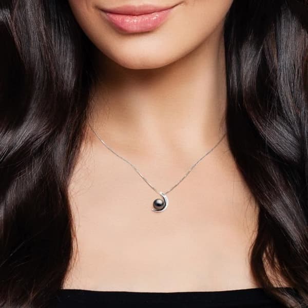 Compagnie Générale des Perles - Halvmåne hänge Äkta Tahitisk pärla Rund 9-10 mm 18 Cts Vitguld - Damsmycken