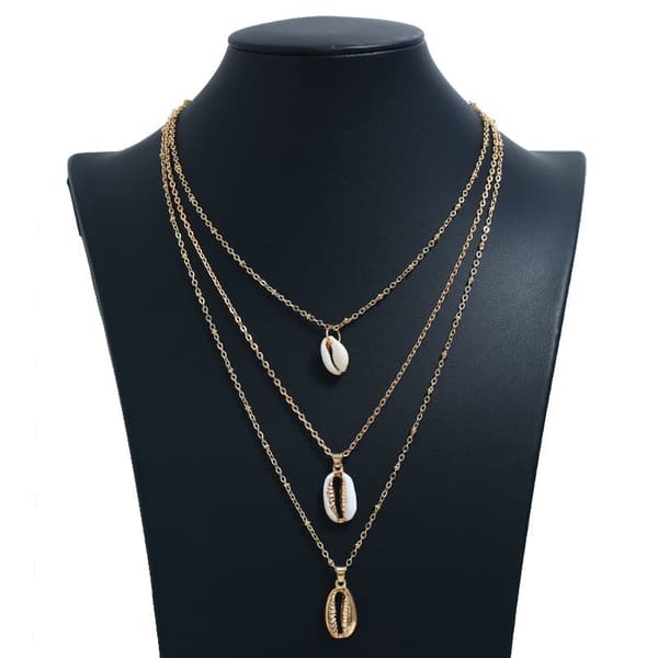 Halsband med 3 st kedjor i guld färg med snäckor