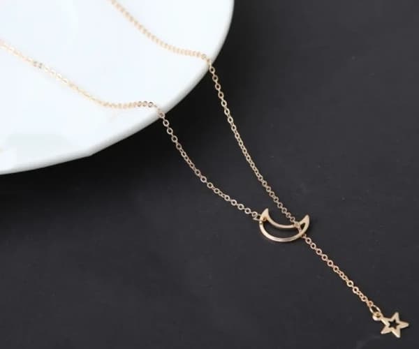 Elegant Guld Halsband med Måne & Stjärna / Moon Star Necklace