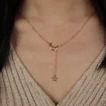 Elegant Guld Halsband med Måne & Stjärna / Moon Star Necklace