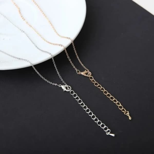 Elegant Guld Halsband med Måne & Stjärna / Moon Star Necklace