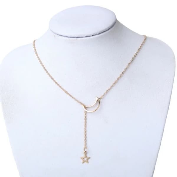 Elegant Guld Halsband med Måne & Stjärna / Moon Star Necklace