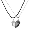 Miniatyrbild 1 av 4: Enkelt halvhjärta matchande halsband presenthänge halsband för långväga par svart vit prerryia