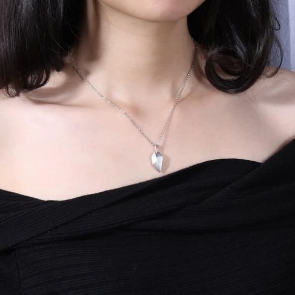 Magnetisk hjärtform parhalsband Alla hjärtans dag present Mode distans par halsband hänge svart silver -BH3668