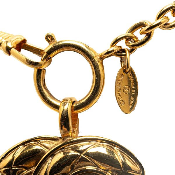 Pre-owned Chanel CC Quilted Pendant Necklace Gold