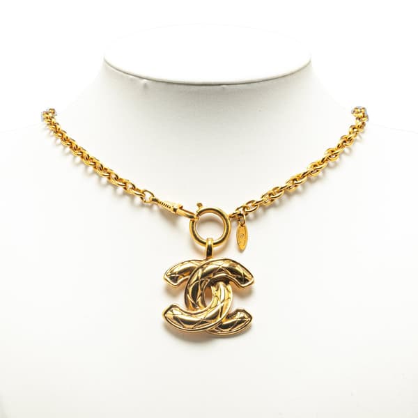 Pre-owned Chanel CC Quilted Pendant Necklace Gold