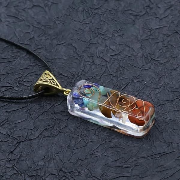 Retro Reiki Healing Färgglada Chips Natursten Chakra Orgone Energy Pendel Halsband --60x10mm