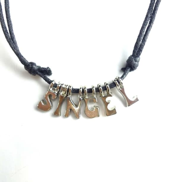 Namnhalsband SINGEL