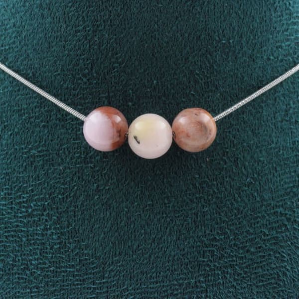 Halsband - ABIJOUX - 3 rosa opalpärlor 8 mm - Rostfritt stål - Anpassningsbar storlek - Blandat