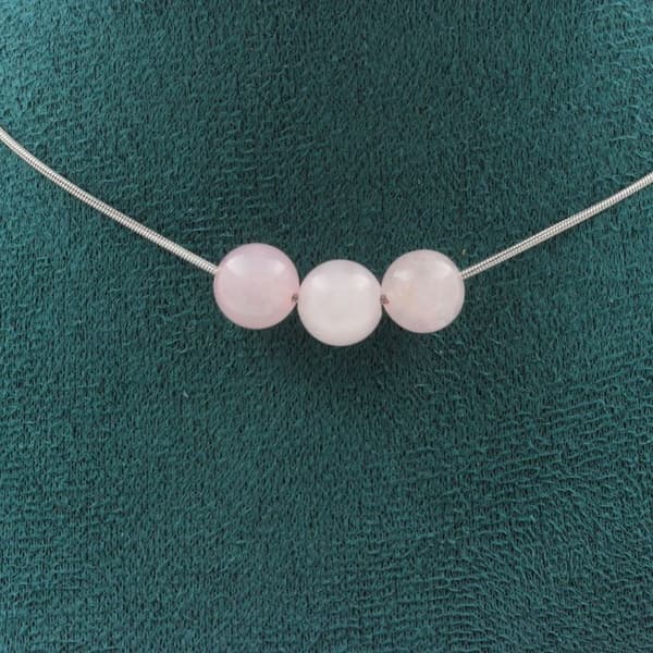 Halsband - ABIJOUX - 3 pärlor Rosenkvarts 8 mm - Rostfritt stål - Anpassningsbar storlek - Mixad