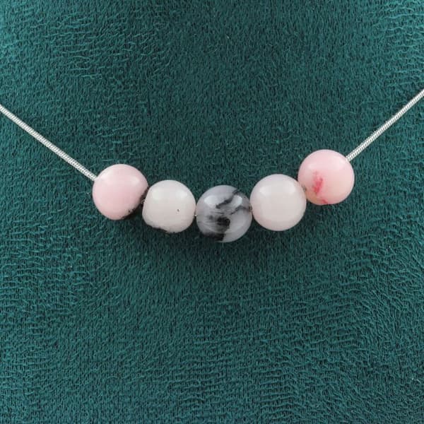Halsband - ABIJOUX - Rosenopale - 5 pärlor 8 mm - Kedja i rostfritt stål - 45 cm