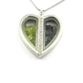 Miniatyrbild 1 av 3: Stenar och mineraler. Peridot + Raw Kyanite Halsband. Hjärta modell.