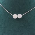 Miniatyrbild 1 av 4: Halsband - En Bijoux - Månsten - 2 pärlor 8 mm - Rostfritt stål - Justerbar storlek