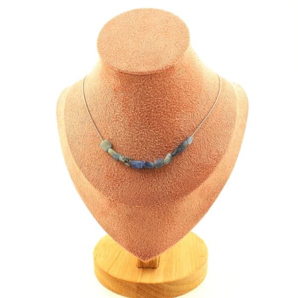 Stenar och mineraler. Halsband med 10 blå Kyanitpärlor från Brasilien. Kedjehalsband i rostfritt stål för kvinnor, män. Anpassad storlek