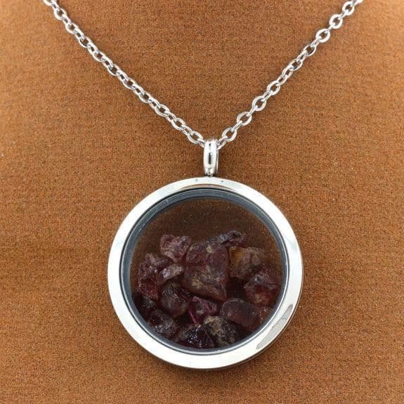 Collier - ABIJOUX - Rå Rhodolite Granat - Pendentiv 25 mm - Rostfritt stål - Unisex