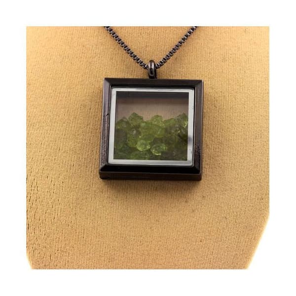 Collier - ABIJOUX - Fyrkantig modell - Rostfritt stål - Rå peridot - Svart
