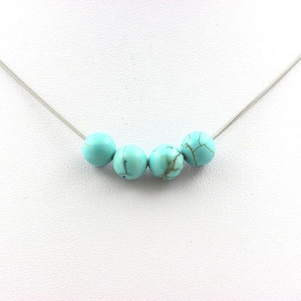 Stenar och mineraler. Turkos Howlite pärlhalsband 8 mm. Rostfri kedja. Halsband för kvinnor och män. Anpassad storlek