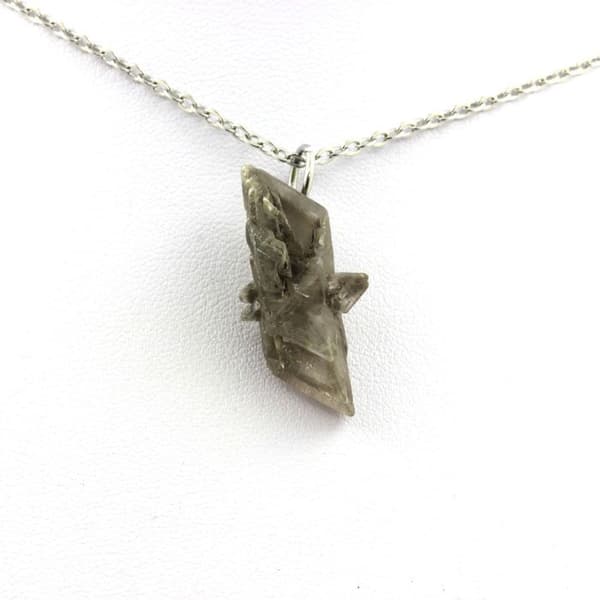 Collier i rå gips - ABIJOUX - Marcieu - 15.94 ct - Rostfritt stål - Blandat