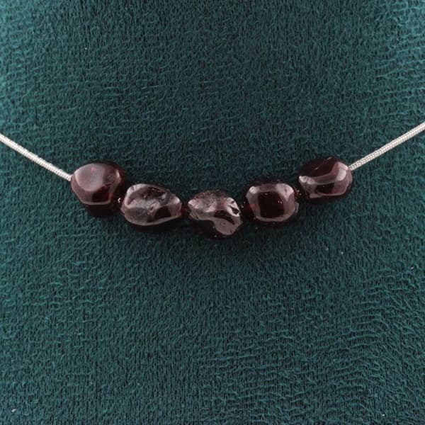 Halsband - Ett Bijoux - Spessartit Garnet - 5 pärlor - Rostfritt stål - Anpassningsbar längd